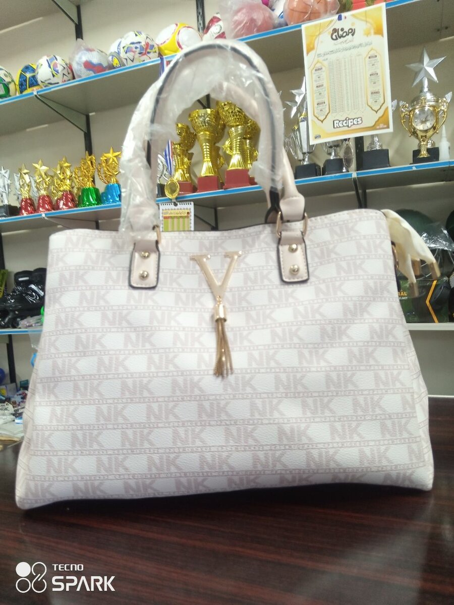 Ladies hand bag
