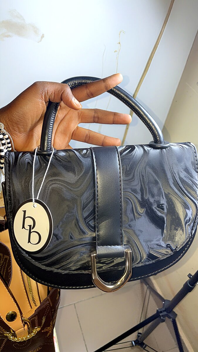 Sac à main noir élégant