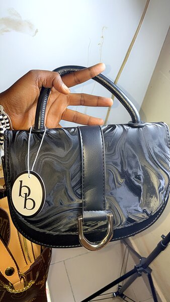 Sac à main noir élégant