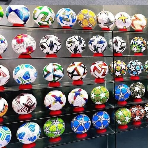 Ballons de football design moderne
