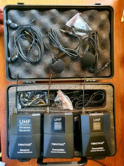 Wireless Lav Microphone Set