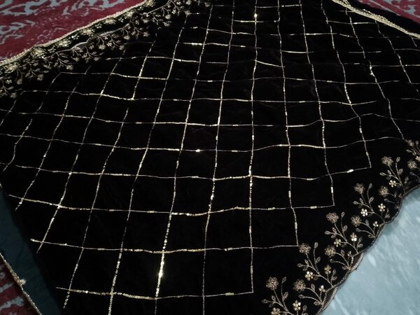 Velvet shawl