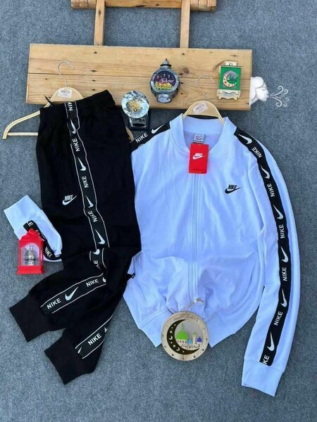 Ensemble nike