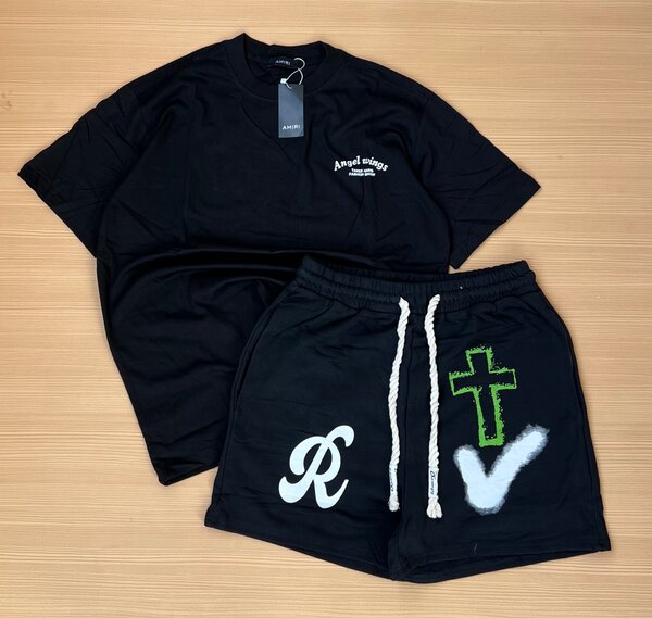 T SHIRT & SHORTS