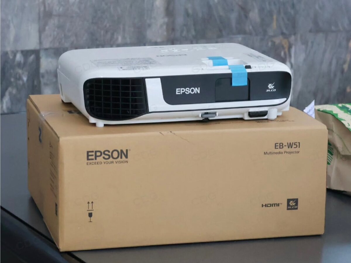 Epson EB W51  Projector