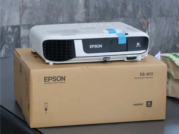 Epson EB W51  Projector