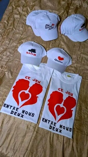 Ensemble T-shirts et Casquettes Amoureux