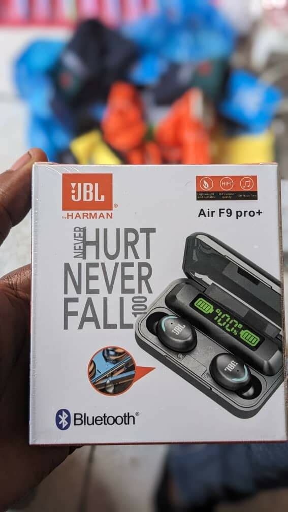 JBL earpods