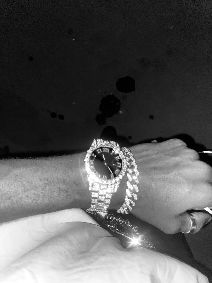 Montre de Luxe Brillante