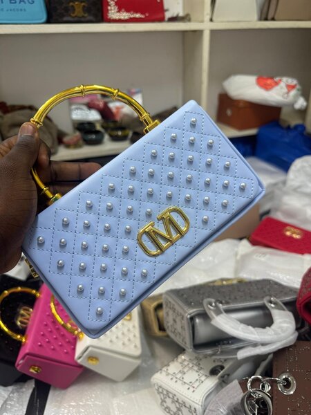 Sac à main perlé élégant