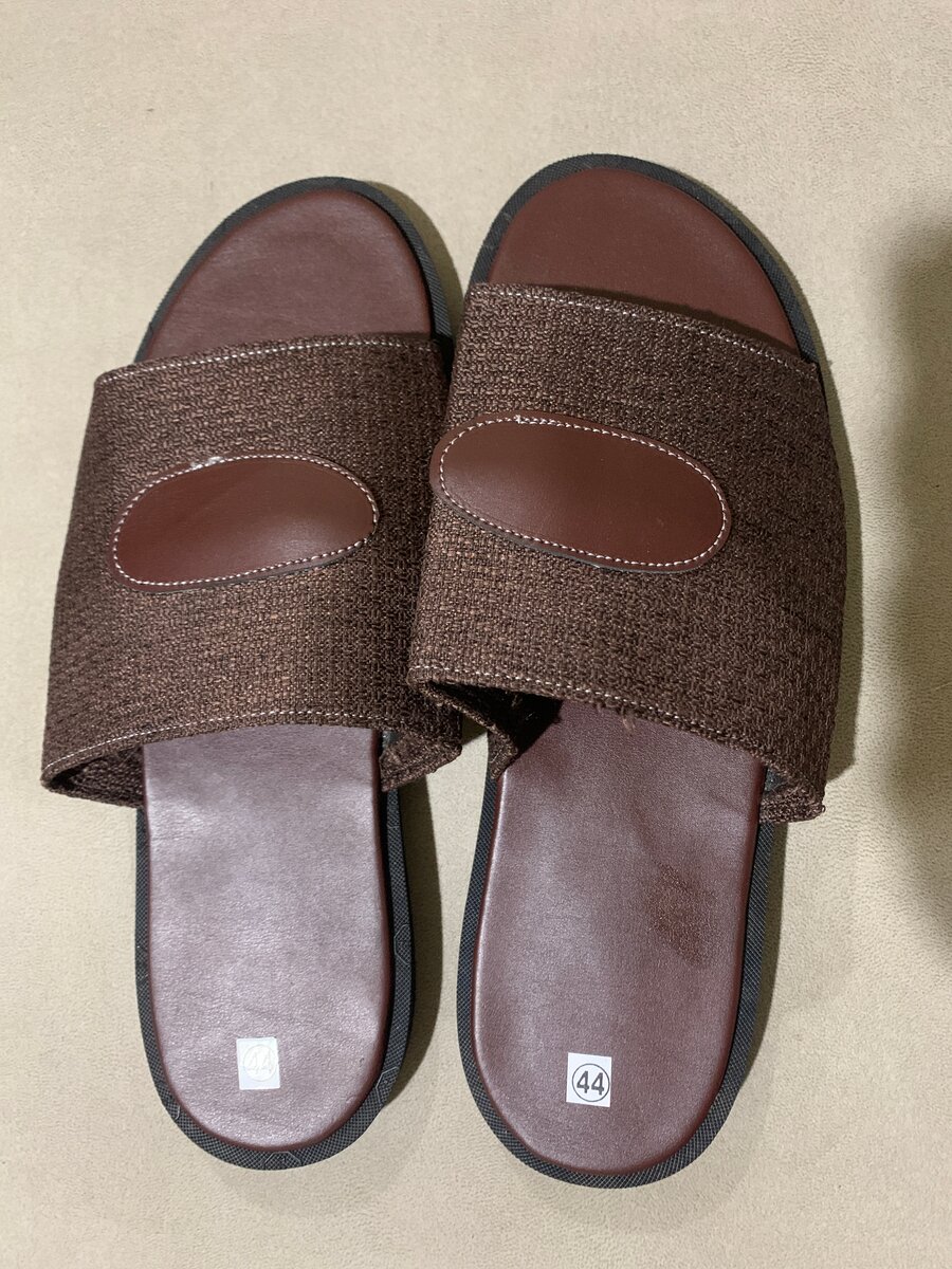 Luxueuses tongs unisexes