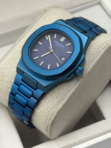Montre élégante en acier inoxydable