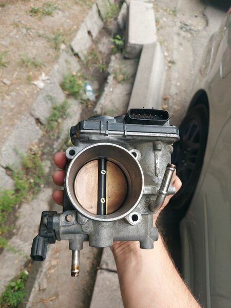 Дроссельна заслонка субару 2.5