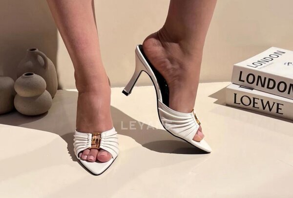 Mules à talons élégants