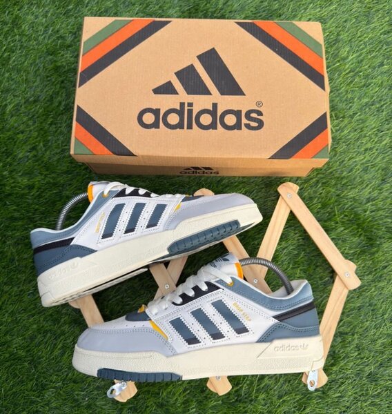 Adidas Sneakers Blanc et Gris