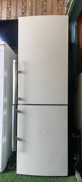 Chest refrigerator and freezer