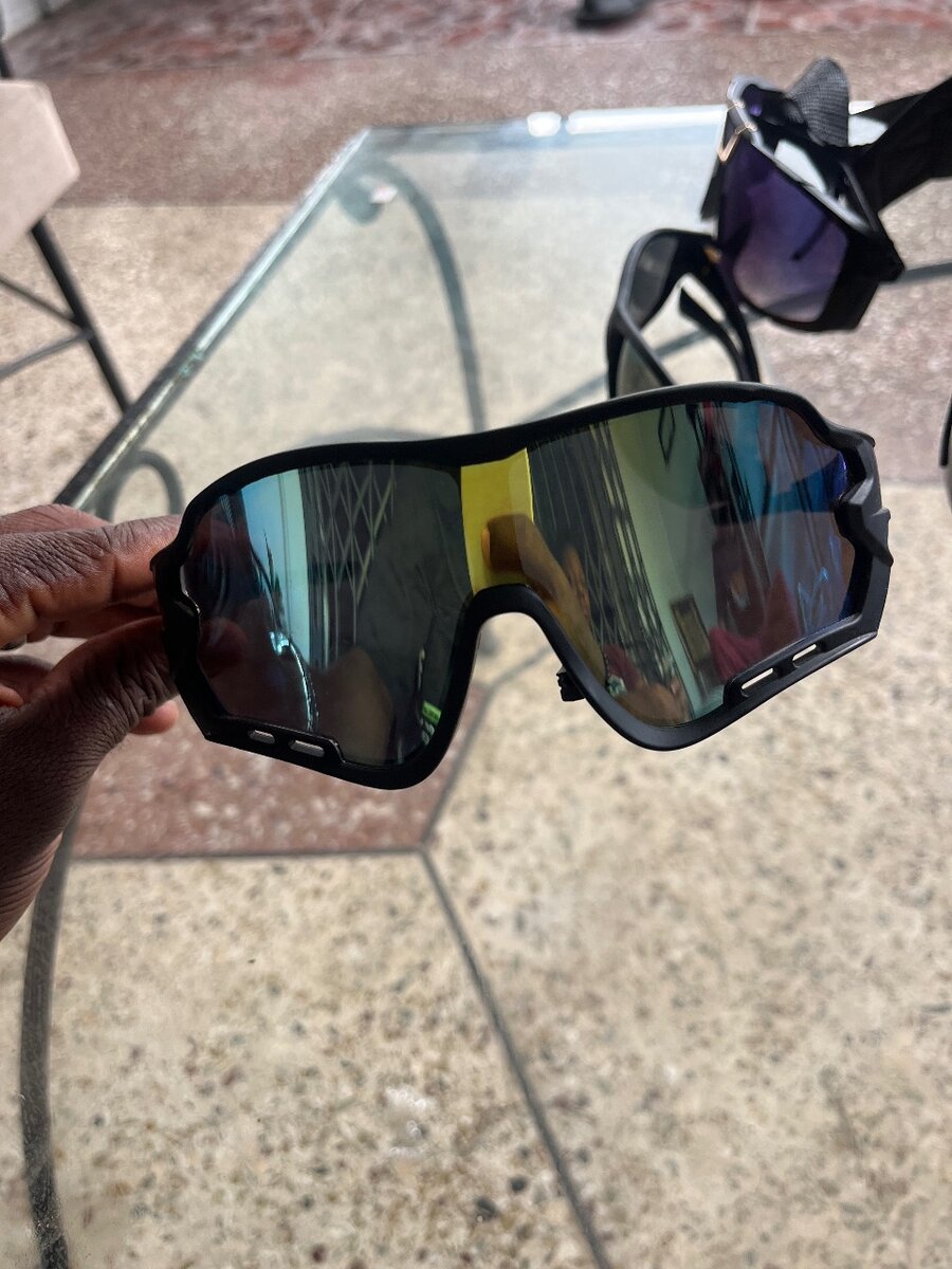 Lunettes de soleil sport noires