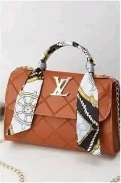 Fashionable and high-quality women's handbag brown