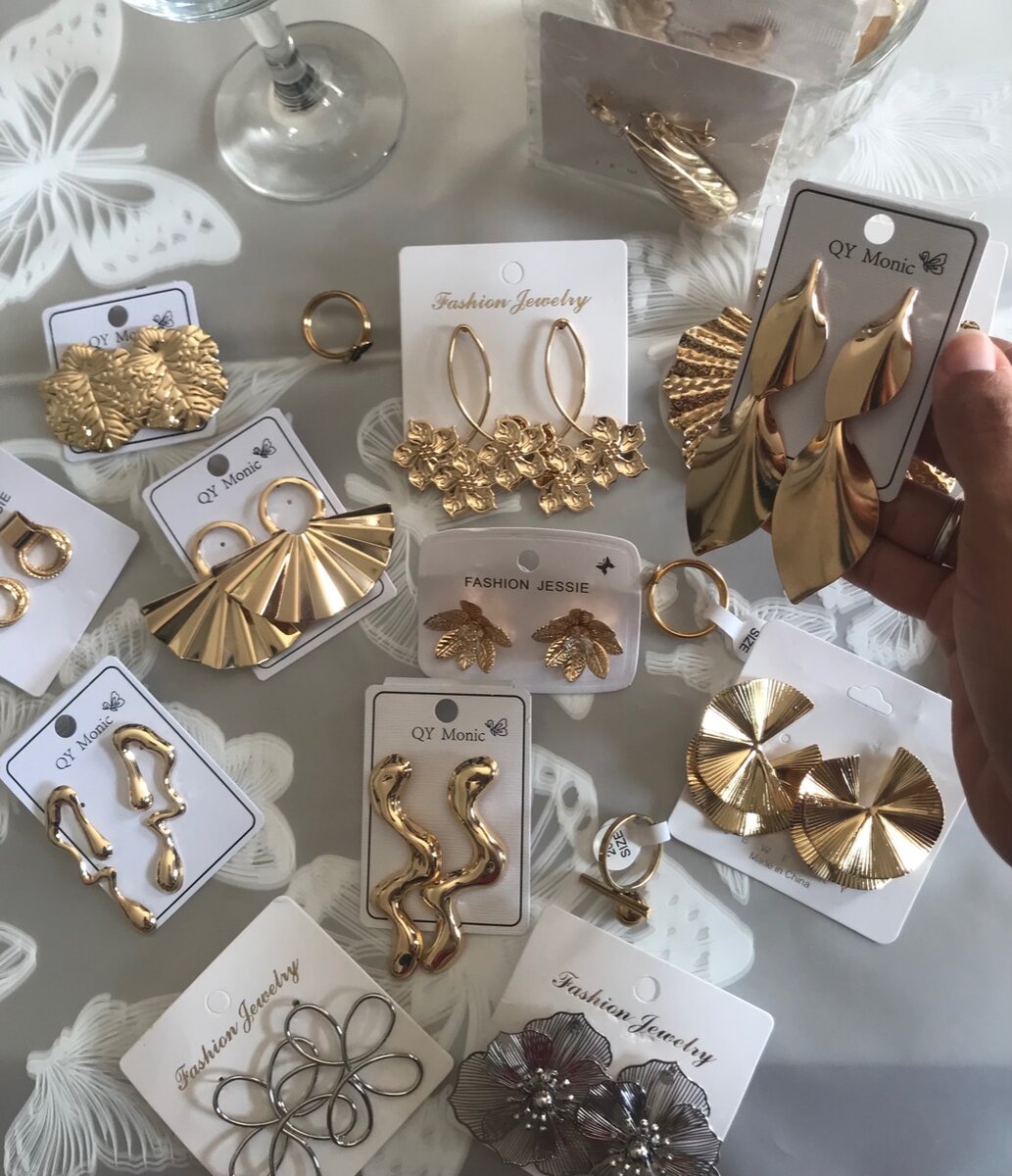 Boucles d'oreilles dorées tendance