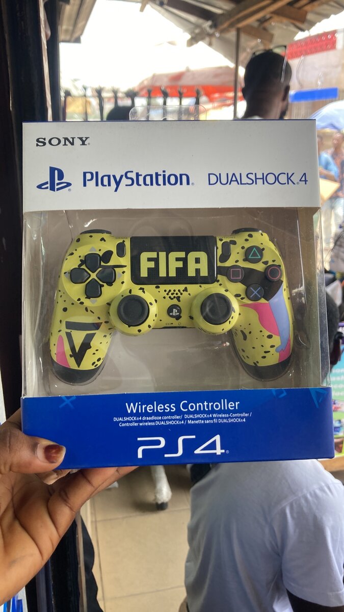 PS4 Controller