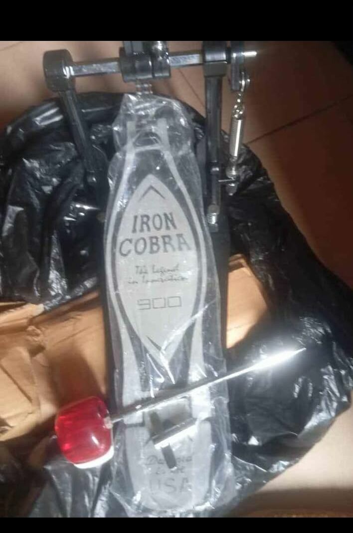 Pédale de Basse Iron Cobra