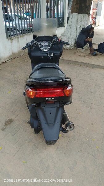 Scooter Yamaha Majesty 250 noi