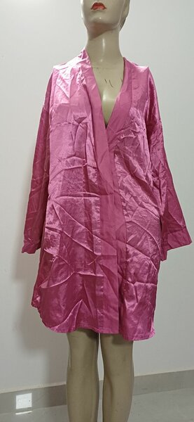 Peignoir en satin rose