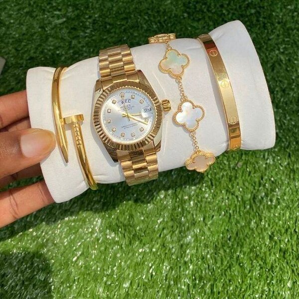Montre Dorée de Luxe avec Bracelets