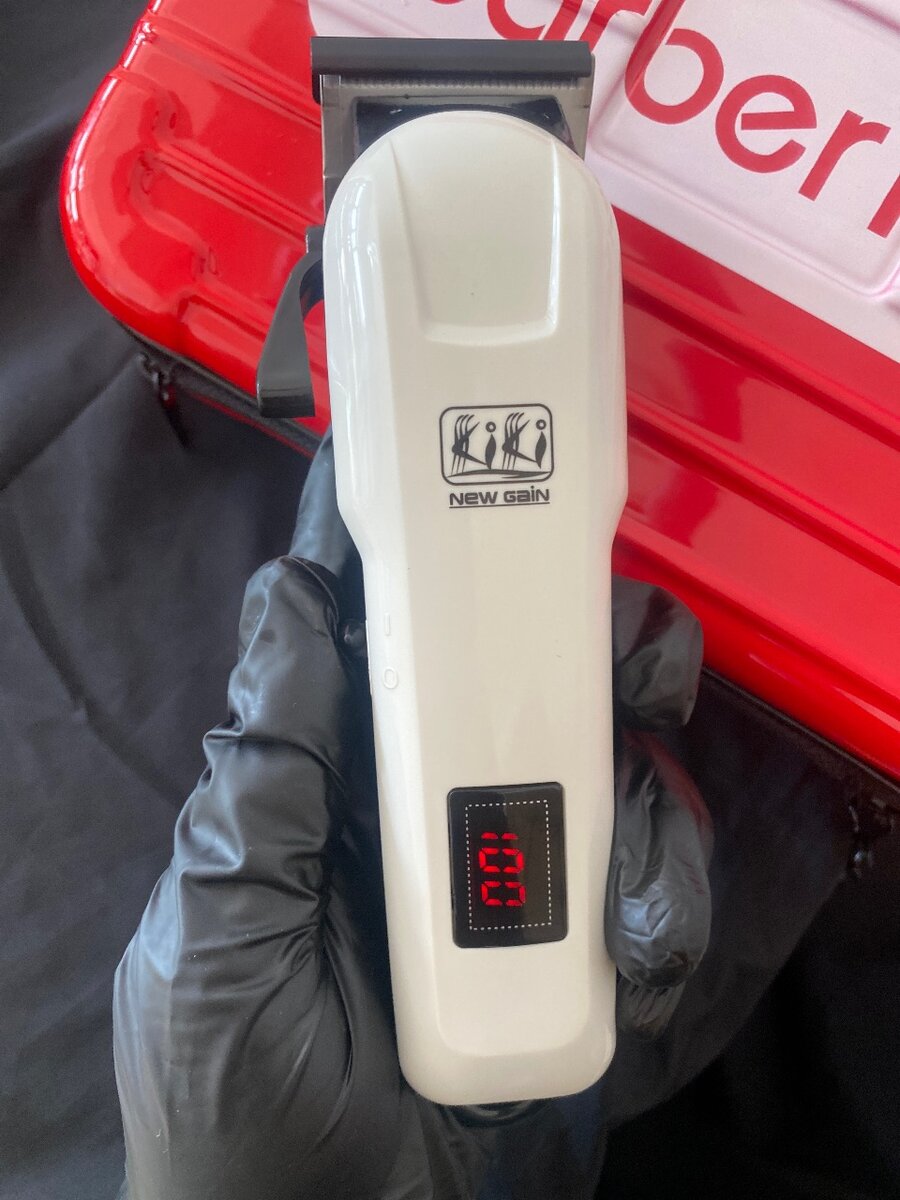 Kiki cordless clipper set.