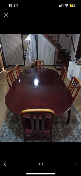 Стол из качественного дерева