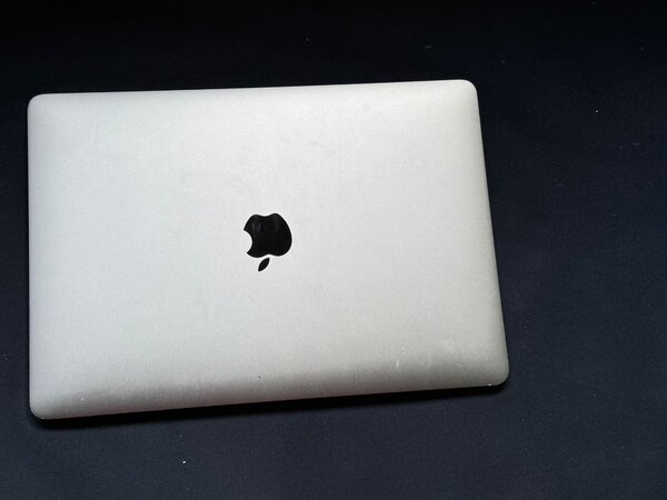 MacBook pro 2020 retina