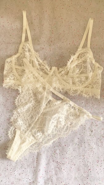 Ensemble lingerie dentelle blanc