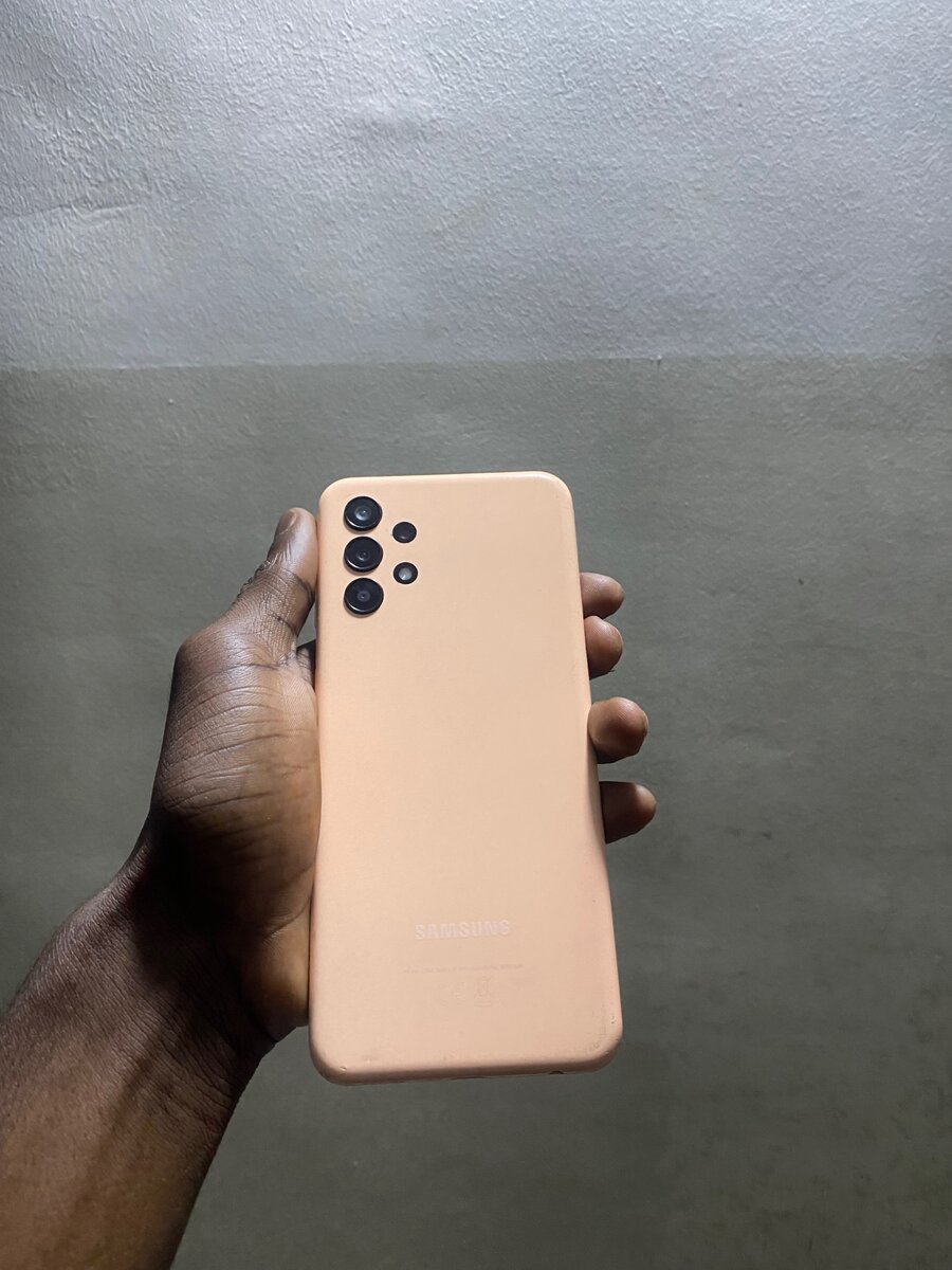 Samsung A13 64 giga de rom et 4 giga de ram