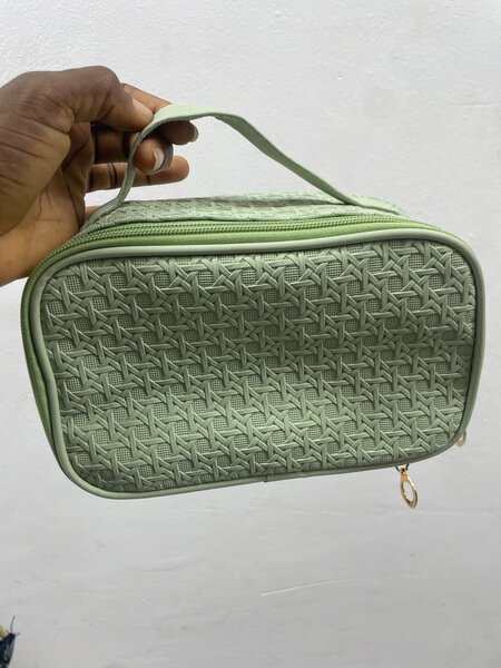 Trousse de maquillage tissée