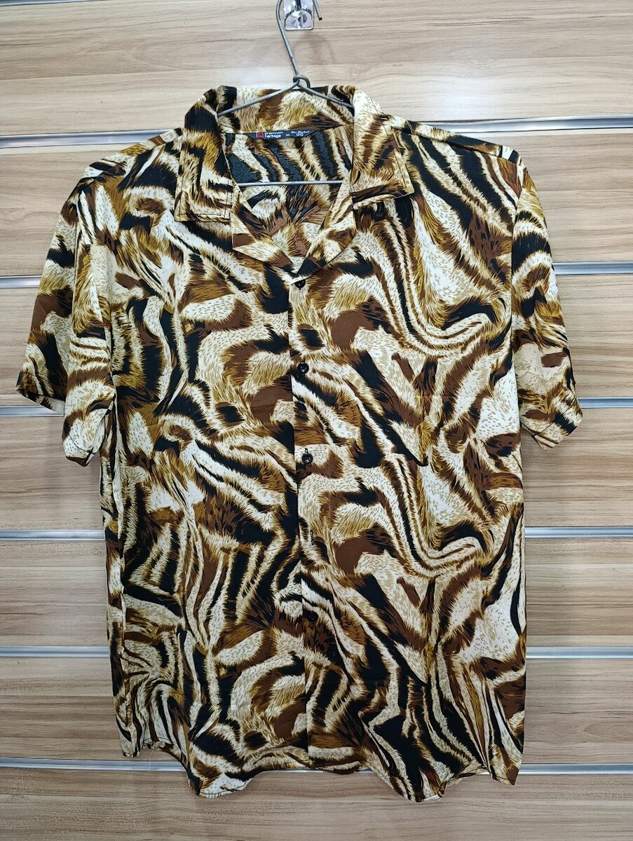 Chemise à motifs colorés