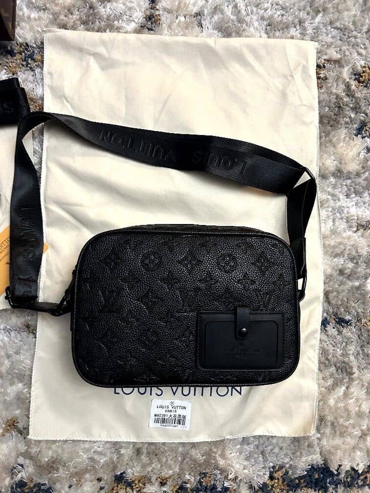Sac bandoulière en cuir noir élégant