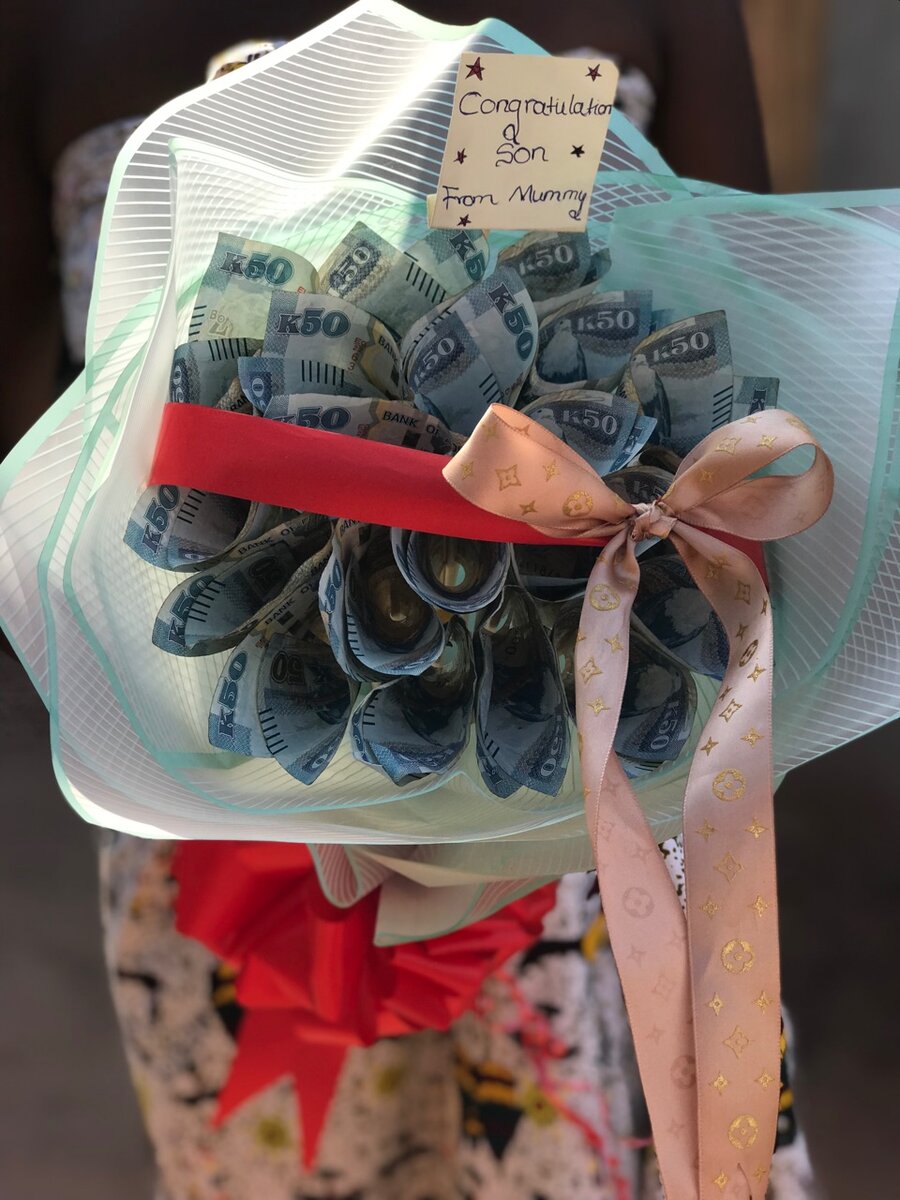 Ruwezi money bouquet