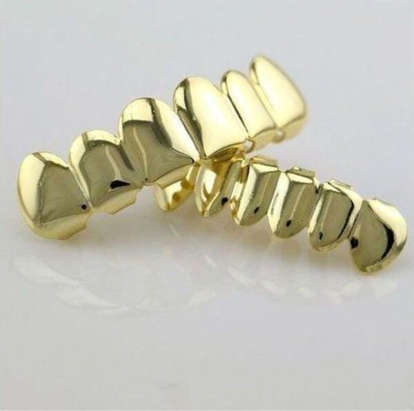 Grillz dorées et argentées