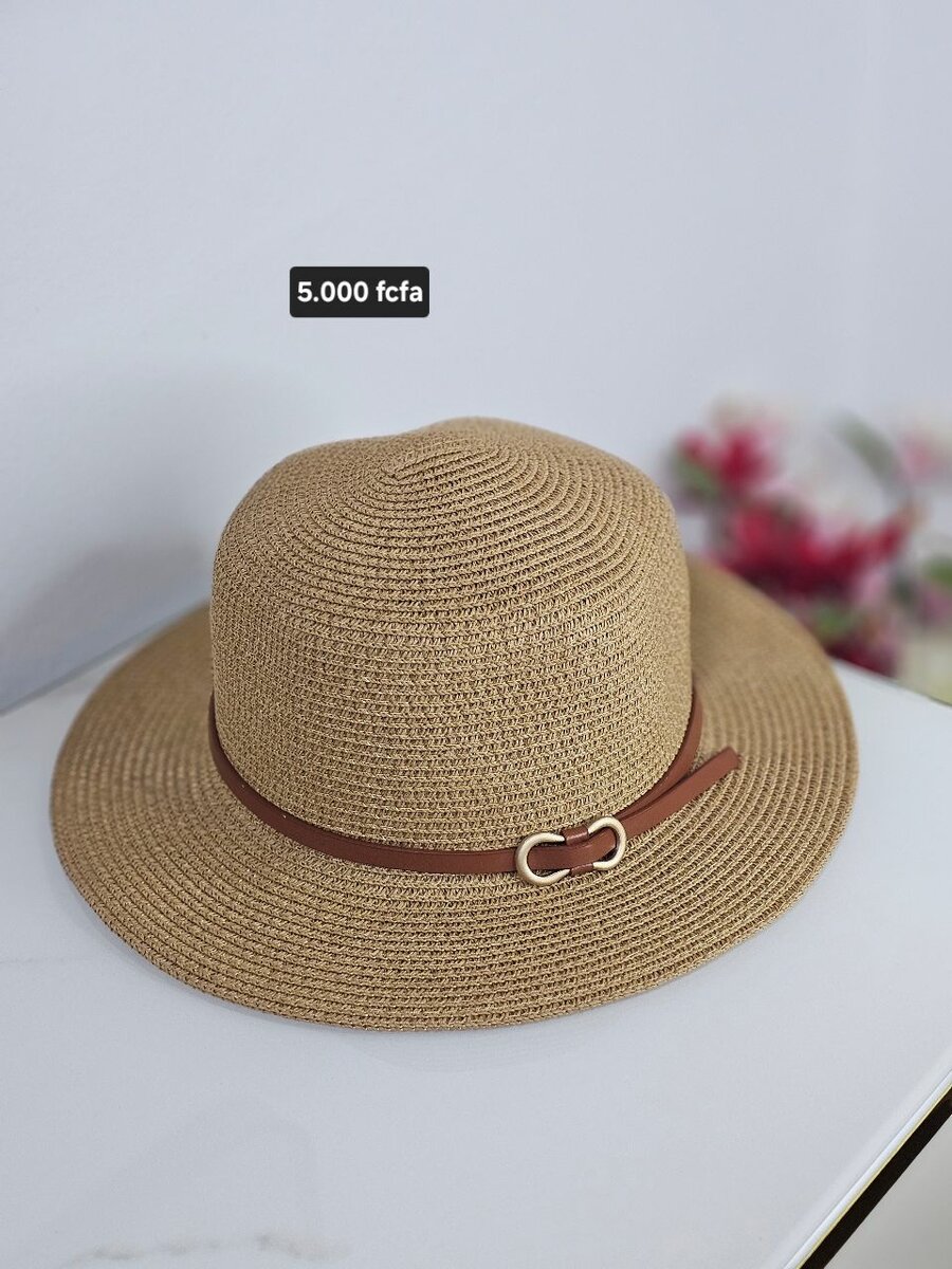 Chapeau en paille élégant