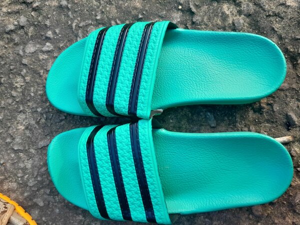 Claquettes confort turquoise