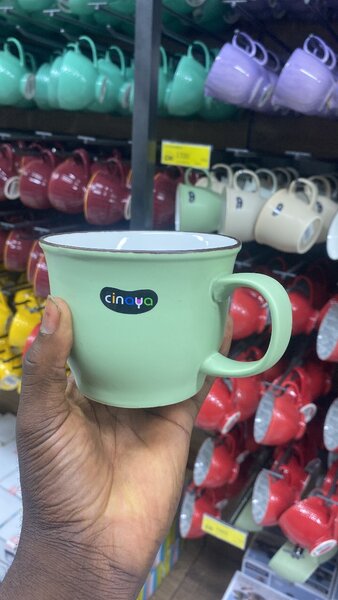 Tasse en céramique verte