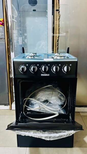 GAZINIERE NASCO 4 FEUX AVEC FOUR / MANUELLE