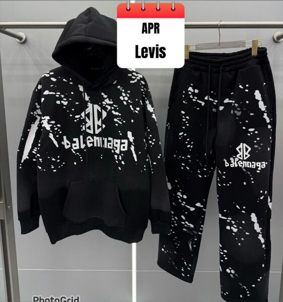 Ensemble à Capuche Moderne