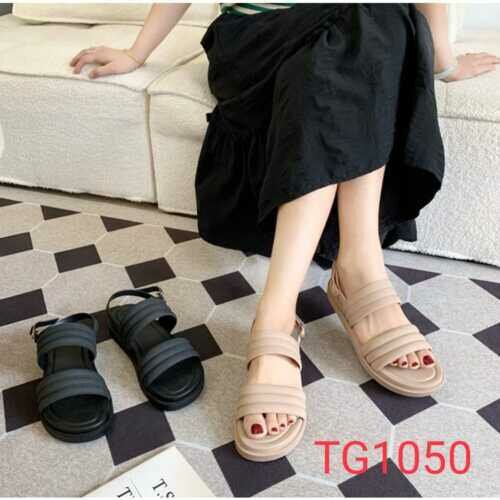 Ladies sandals
