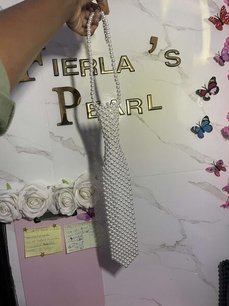 Cravate à Perles Élégante