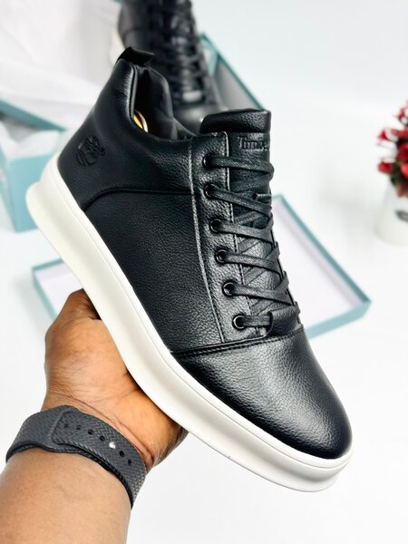 Leather high tops sneakers