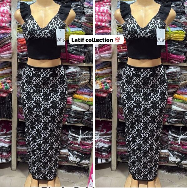 Ensemble chic noir motif floral