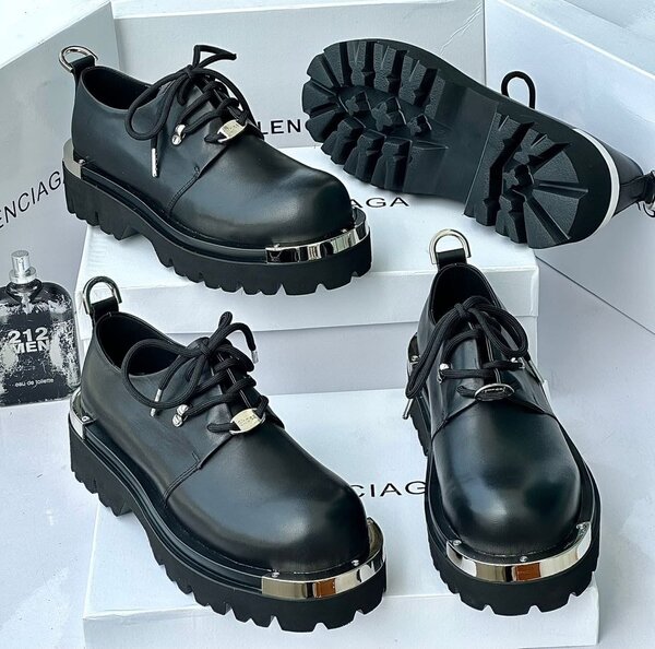 CHAUSSURE ORIGINALE