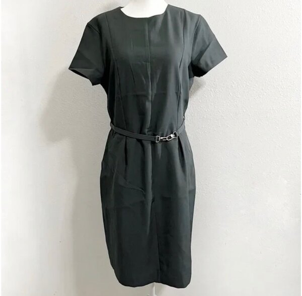 Robe courte à manches courtes avec ceinture H&M