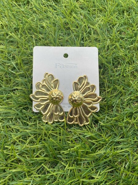 Boucles d'oreilles dorées chic